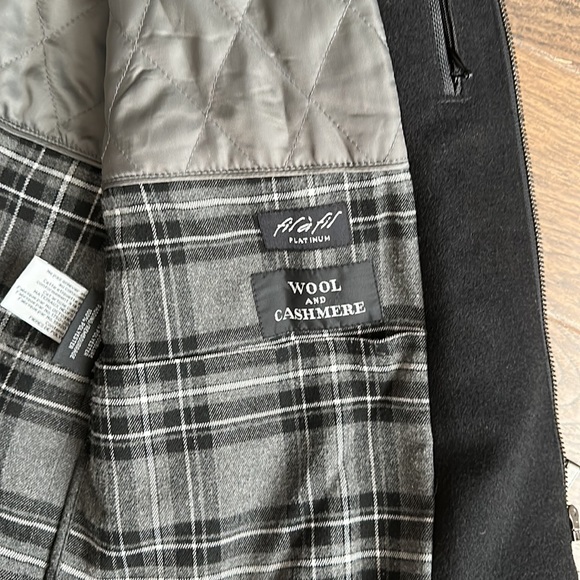 Man’s FilaFil Platinum Wool & Cashmere Coat - Picture 7 of 12